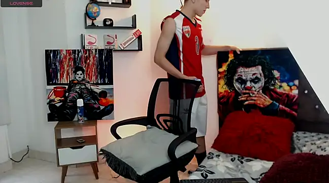 flowers18 online show from March 12, 10:17 pm