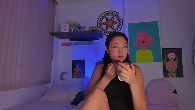 Snapshot of azumi_cutiepie_ chatting on March 22, 9:21 pm azumi cutiepie online show from March 22, 9:21 pm