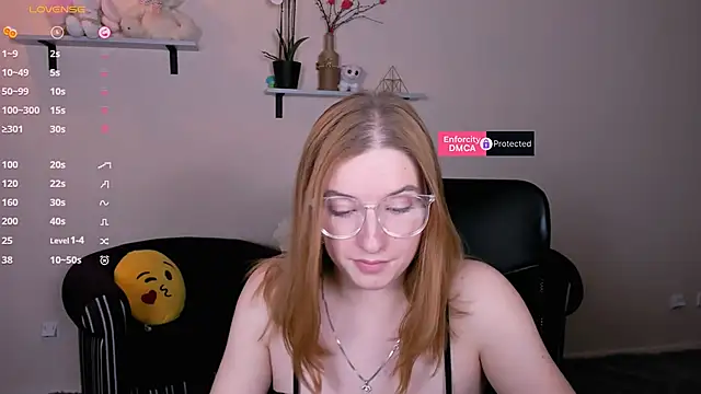 Snapshot of daisy_candy chatting on February 14, 8:37 pm daisy candy online show from February 14, 8:37 pm