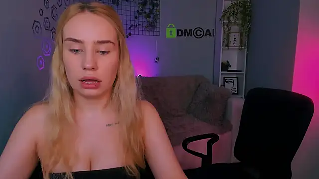 Snapshot of daisy_candy chatting on October 4, 7:23 pm daisy candy online show from October 4, 7:23 pm