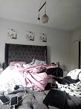 Snapshot of Drippincaty chatting on November 11, 9:09 am Drippincaty online show from November 11, 9:09 am