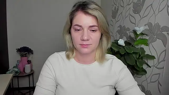 MariaSttone online show from October 24, 11:45 pm