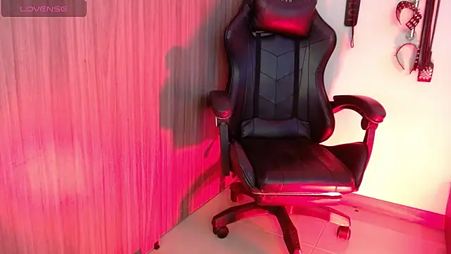 Snapshot of Alisson_Beckett chatting on January 20, 6:53 pm Alisson Beckett online show from January 20, 6:53 pm