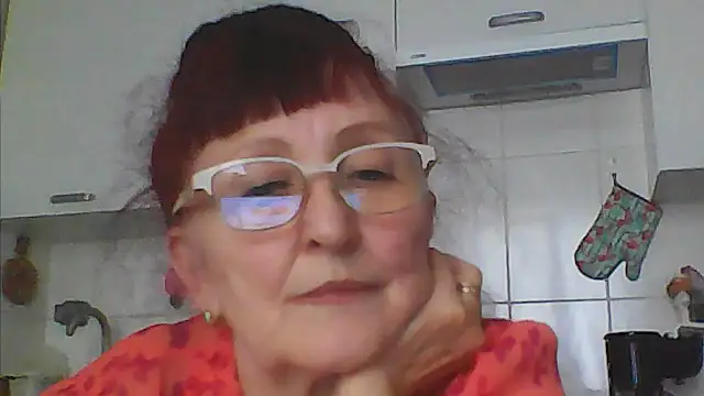 Snapshot of TanyaSweet634 chatting on June 18, 9:14 am TanyaSweet634 online show from June 18, 9:14 am