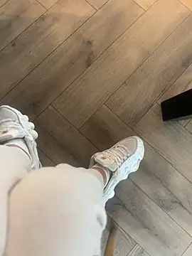 FeetVibe online show from October 18, 7:31 am