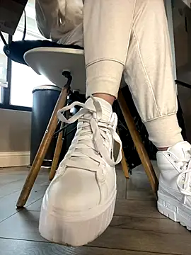 FeetVibe online show from November 14, 8:13 am