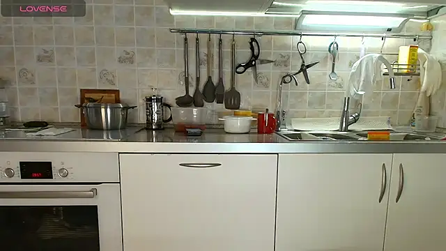 MilfeaN online show from September 18, 6:59 am