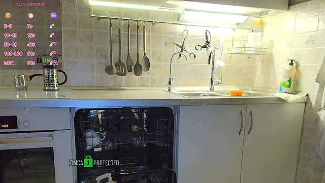 MilfeaN online show from October 28, 8:07 am