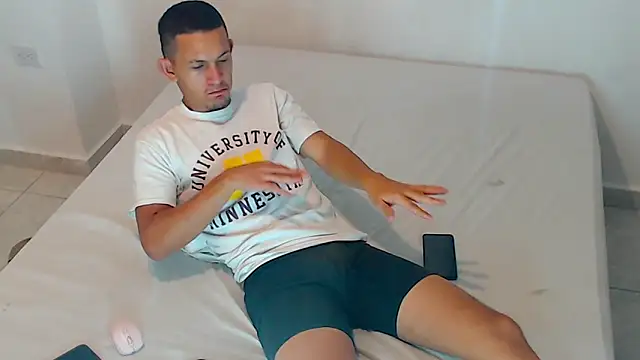 Snapshot of meridandwither chatting on February 4, 10:10 am meridandwither online show from February 4, 10:10 am