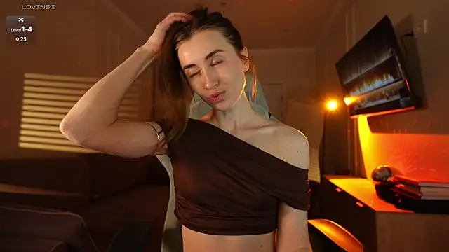 Coconutkittyy online show from April 22, 6:31 pm