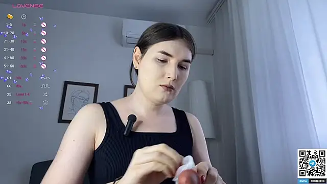 Maria Bowie online show from March 7, 9:18 am