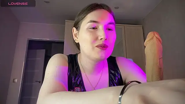 Maria Bowie online show from May 25, 4:40 am