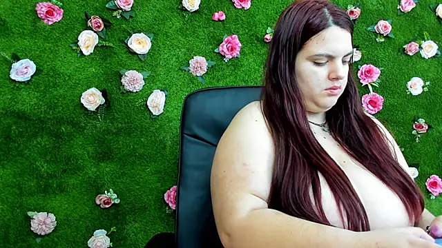 Huge Titties  online show from March 20, 4:29 am