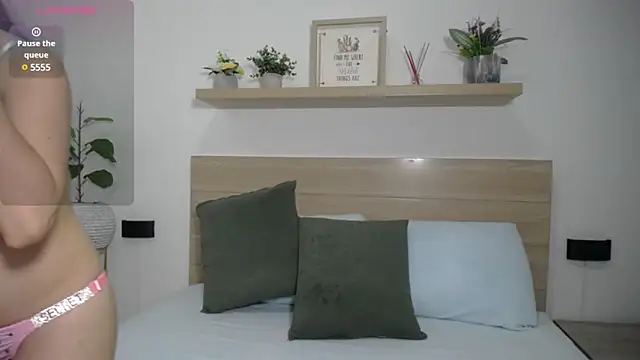 soy mariana  online show from March 12, 2:30 am