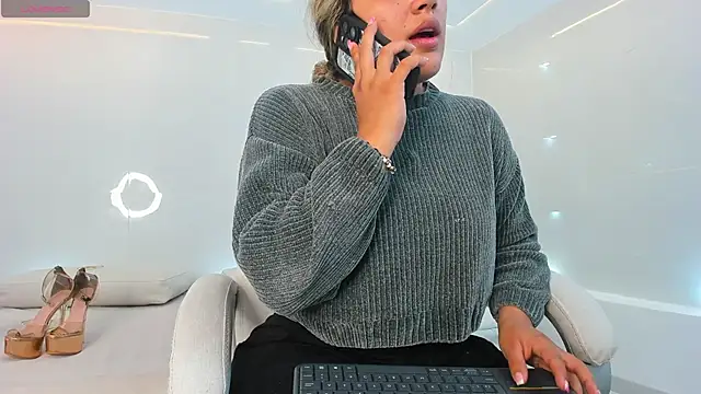 julietha taylor online show from February 4, 2:28 am