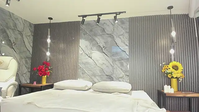 julietha taylor online show from April 22, 9:27 pm