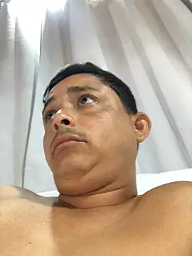 isacalejandroo online show from March 8, 1:03 pm