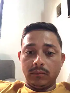 isacalejandroo online show from January 9, 2:53 pm