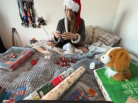 MissSwitch online show from December 23, 1:45 pm