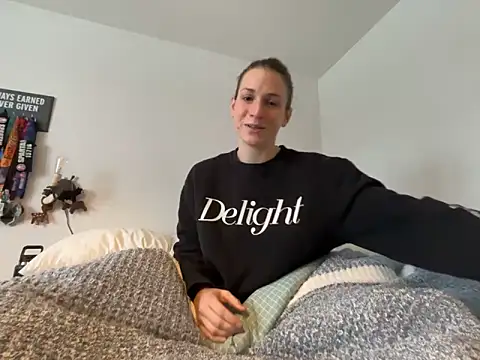 MissSwitch online show from January 3, 1:47 pm