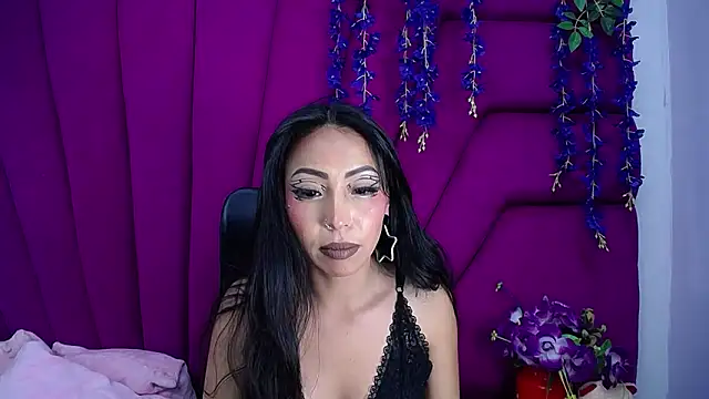 Snapshot of nathalia_pink chatting on May 13, 3:37 am nathalia pink online show from May 13, 3:37 am