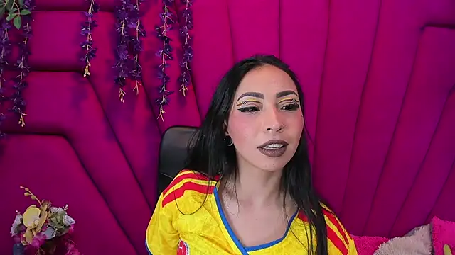 Snapshot of nathalia_pink chatting on June 24, 3:49 am nathalia pink online show from June 24, 3:49 am