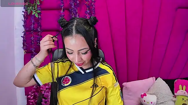 Snapshot of nathalia_pink chatting on July 3, 1:39 pm nathalia pink online show from July 3, 1:39 pm
