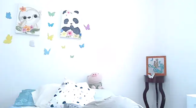 Snapshot of SaraBlosson chatting on December 5, 8:00 pm SaraBlosson online show from December 5, 8:00 pm