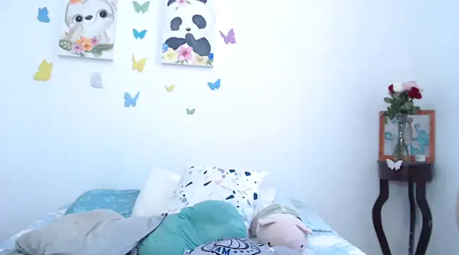 Snapshot of SaraBlosson chatting on December 9, 7:29 pm SaraBlosson online show from December 9, 7:29 pm