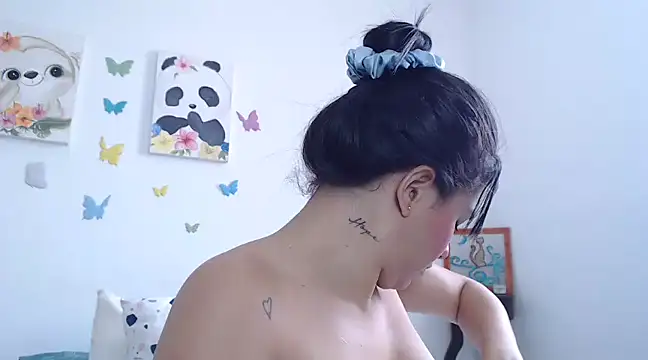 Snapshot of SaraBlosson chatting on December 12, 7:37 pm SaraBlosson online show from December 12, 7:37 pm