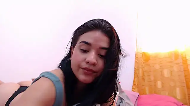 Snapshot of SaraBlosson chatting on January 17, 6:33 pm SaraBlosson online show from January 17, 6:33 pm