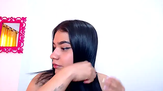 Snapshot of SaraBlosson chatting on March 20, 6:53 pm SaraBlosson online show from March 20, 6:53 pm