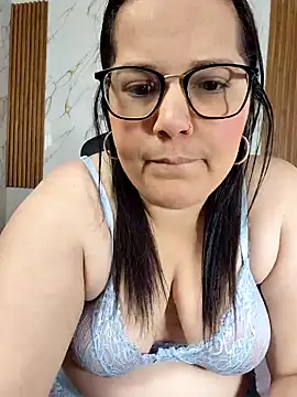 Snapshot of kiara_scottt chatting on March 16, 8:40 am kiara scottt online show from March 16, 8:40 am