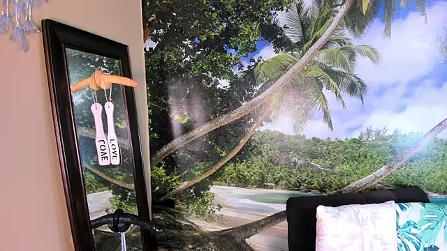 Mieldeluna online show from February 9, 1:44 am