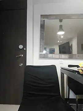 Snapshot of milena_23x chatting on March 23, 6:37 am milena 23x online show from March 23, 6:37 am