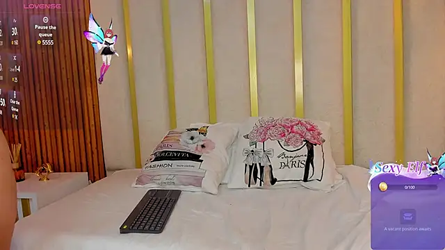 Snapshot of love_mommy chatting on February 24, 1:57 am love mommy online show from February 24, 1:57 am