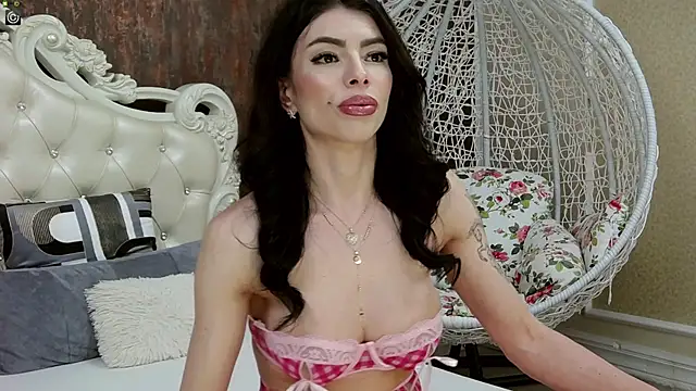 LaraDivine online show from February 6, 12:05 pm