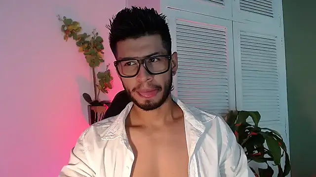 Snapshot of Colby_brown03 chatting on September 16, 7:37 pm Colby brown03 online show from September 16, 7:37 pm