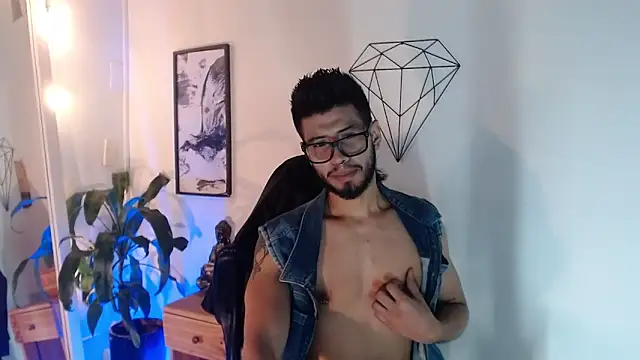 Colby brown03 online show from March 31, 5:13 pm