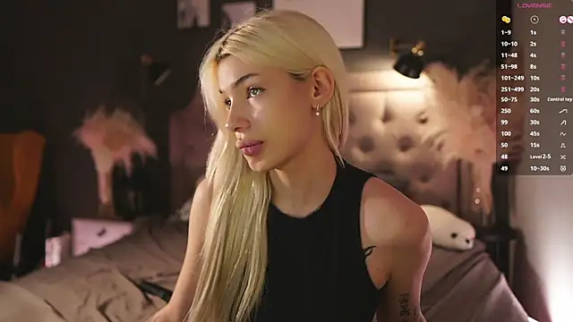 LolaStifler online show from February 22, 8:53 pm