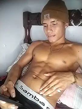 Snapshot of alex_candela chatting on February 16, 7:15 am alex candela online show from February 16, 7:15 am