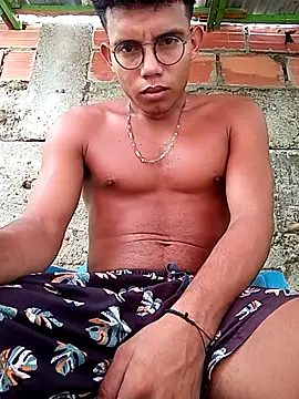 Snapshot of alex_candela chatting on October 23, 2:05 pm alex candela online show from October 23, 2:05 pm