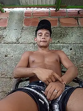 Snapshot of alex_candela chatting on November 6, 12:28 pm alex candela online show from November 6, 12:28 pm