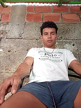 Snapshot of alex_candela chatting on November 23, 11:54 am alex candela online show from November 23, 11:54 am