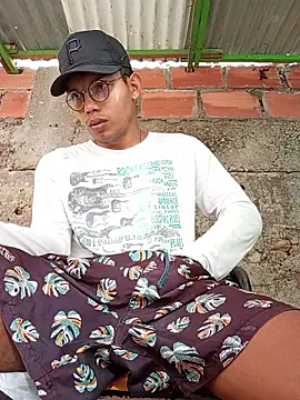 Snapshot of alex_candela chatting on November 26, 12:17 pm alex candela online show from November 26, 12:17 pm