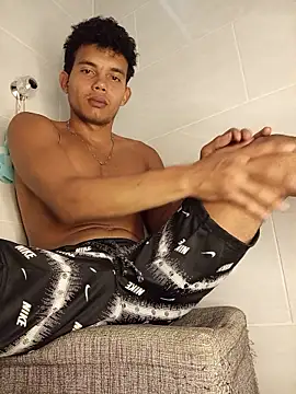 Snapshot of alex_candela chatting on November 28, 1:58 pm alex candela online show from November 28, 1:58 pm