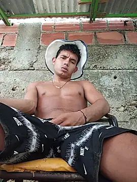 Snapshot of alex_candela chatting on December 2, 1:39 pm alex candela online show from December 2, 1:39 pm