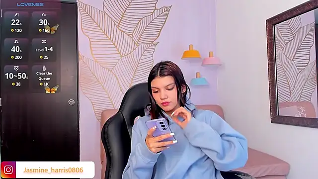 Snapshot of JasmineHarris chatting on December 18, 11:56 am JasmineHarris online show from December 18, 11:56 am