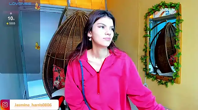 Snapshot of JasmineHarris chatting on January 13, 11:41 am JasmineHarris online show from January 13, 11:41 am