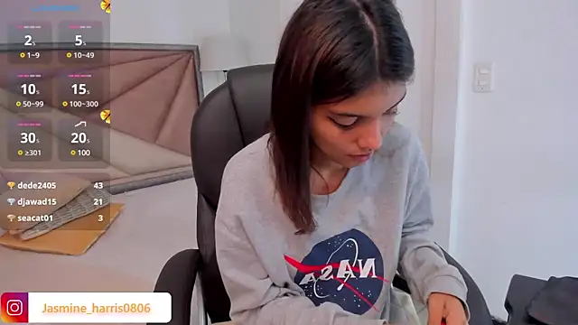 Snapshot of JasmineHarris chatting on February 5, 2:48 pm JasmineHarris online show from February 5, 2:48 pm